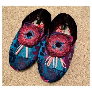 Elegant Slippers (Perfect Mother’s Day Gift)